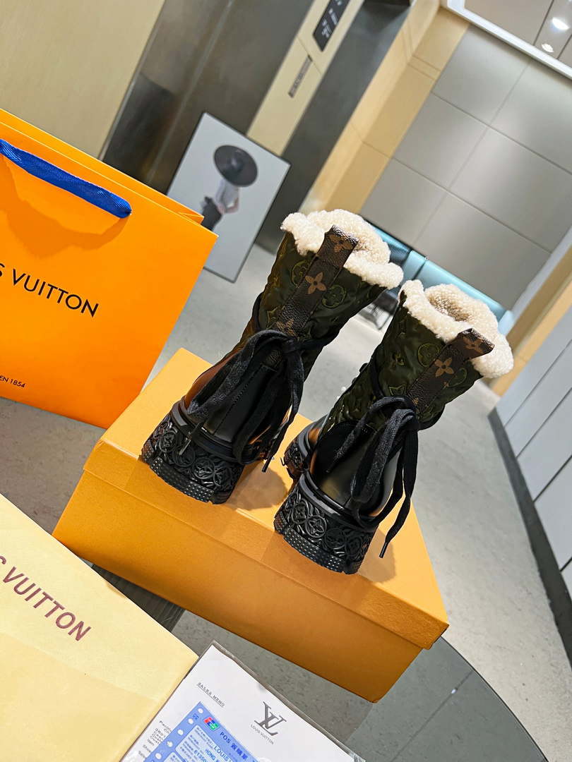 Louis Vuitton Women's Shoes 1A95X7 Metropolis Flat Ranger Boots 2022 Cellection 001