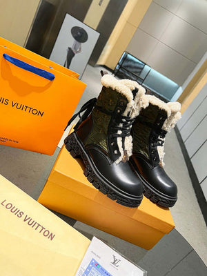 Louis Vuitton Women's Shoes 1A95X7 Metropolis Flat Ranger Boots 2022 Cellection 001 - 35 - View 8
