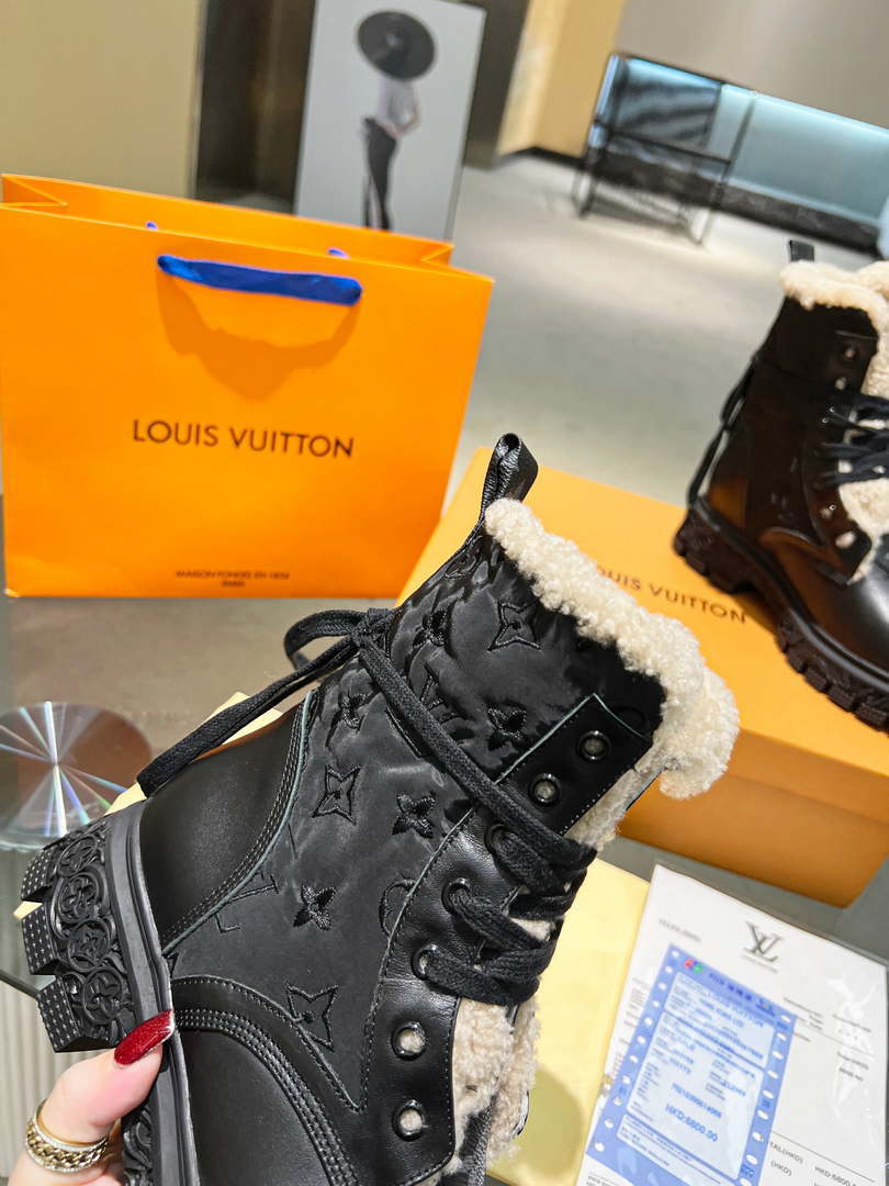 Louis Vuitton Women's Shoes 1A95X7 Meteropolis Flat Ranger Boots  2022 Collection  002