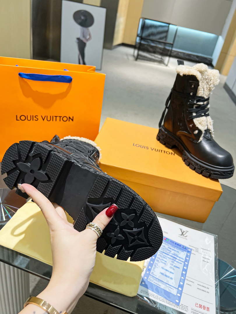 Louis Vuitton Women's Shoes 1A95X7 Meteropolis Flat Ranger Boots  2022 Collection  002 - 35 - View 3
