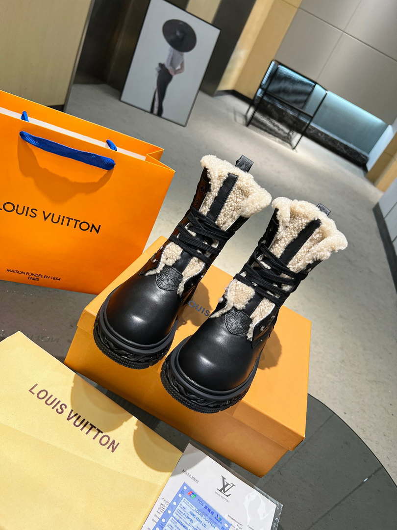 Louis Vuitton Women's Shoes 1A95X7 Meteropolis Flat Ranger Boots  2022 Collection  002
