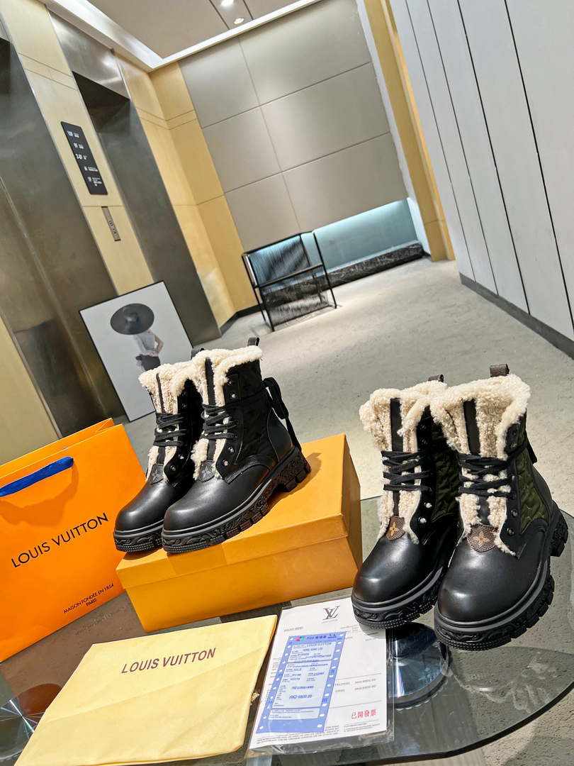 Louis Vuitton Women's Shoes 1A95X7 Meteropolis Flat Ranger Boots  2022 Collection  002