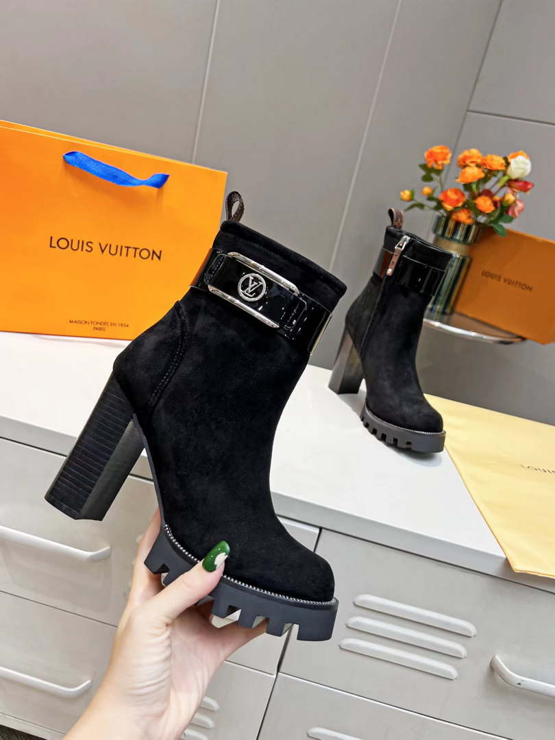 Louis  Vuitton Women's Shoes 1AA0O8 Star Trail Ankle Boots 2022 Collection  001