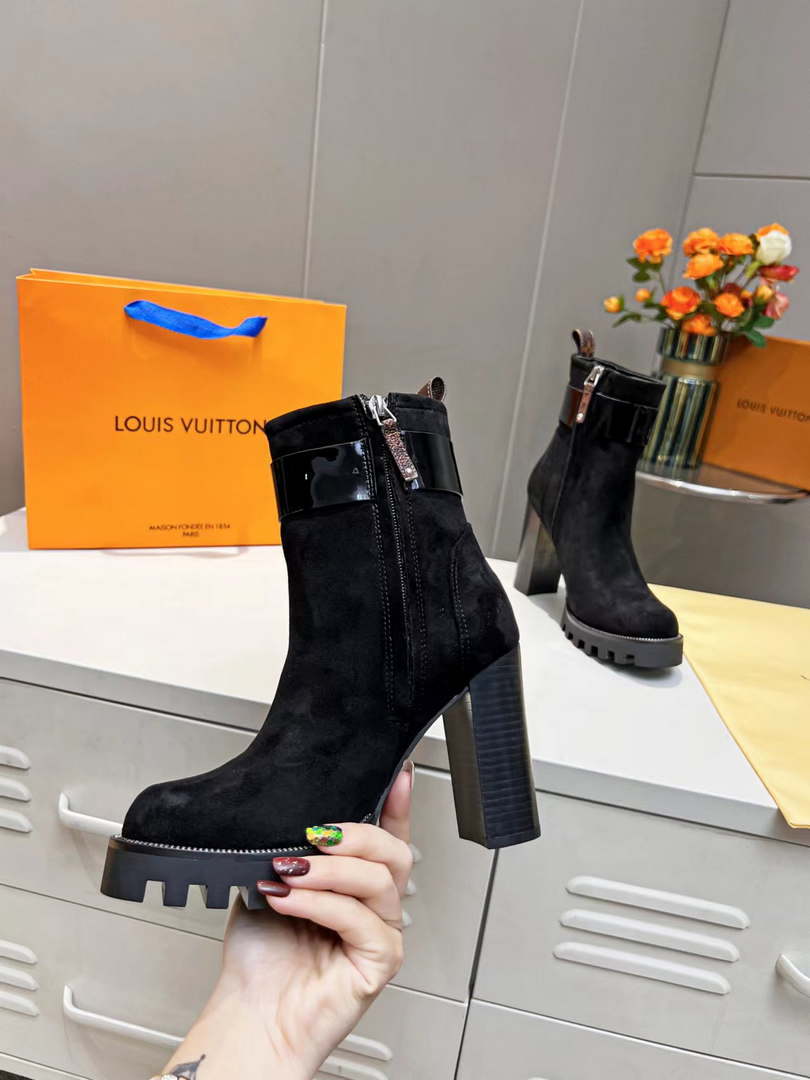Louis  Vuitton Women's Shoes 1AA0O8 Star Trail Ankle Boots 2022 Collection  001 - 35 - View 4