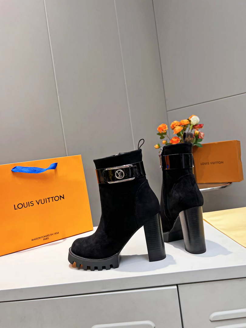 Louis  Vuitton Women's Shoes 1AA0O8 Star Trail Ankle Boots 2022 Collection  001