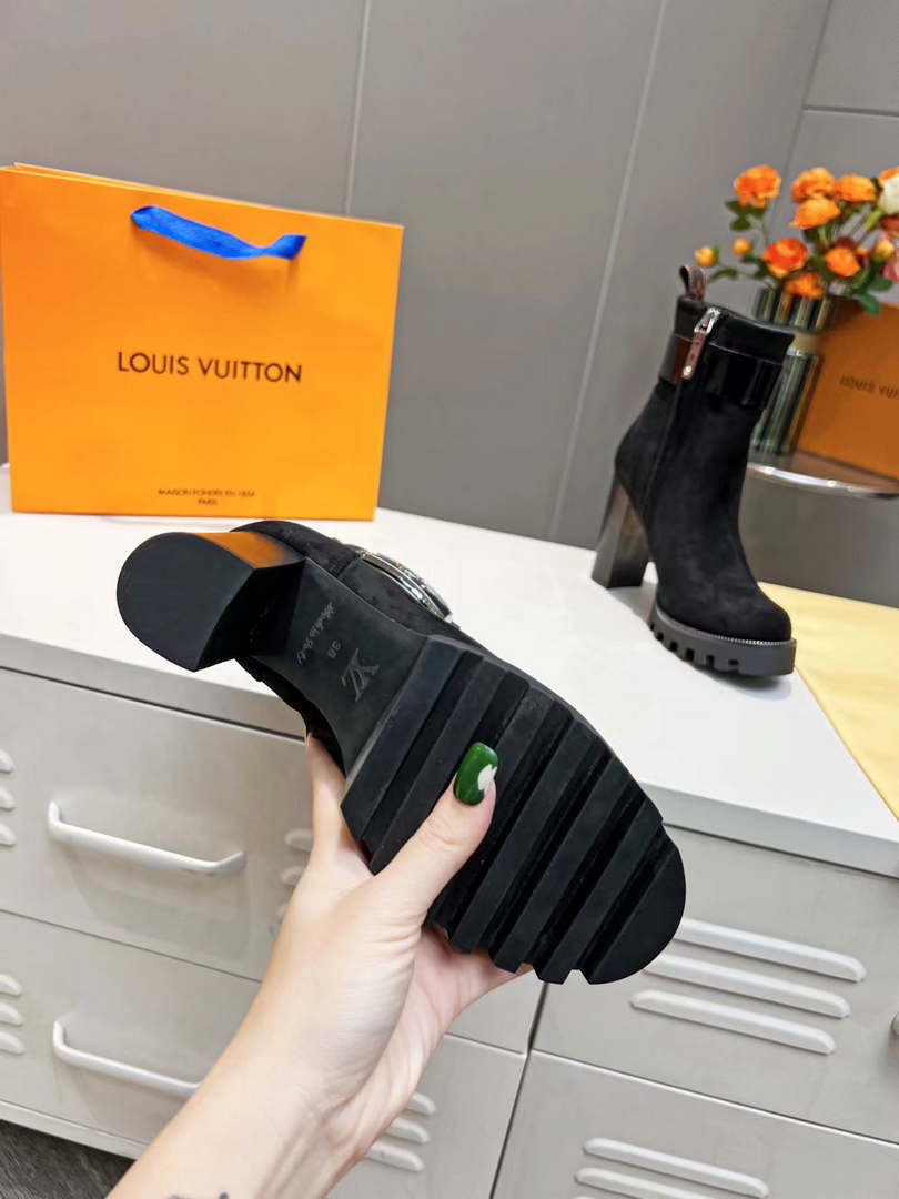 Louis  Vuitton Women's Shoes 1AA0O8 Star Trail Ankle Boots 2022 Collection  001