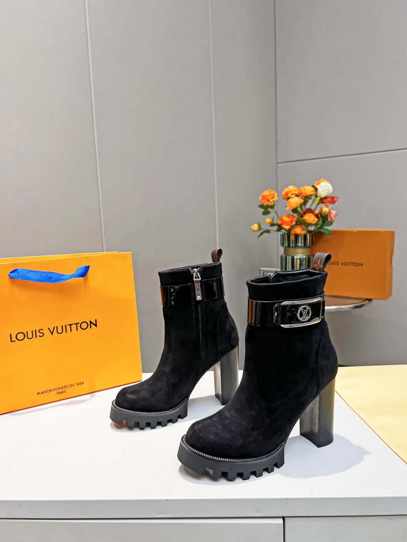 Louis  Vuitton Women's Shoes 1AA0O8 Star Trail Ankle Boots 2022 Collection  001