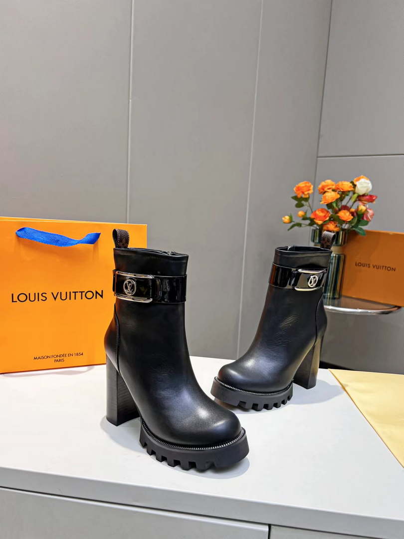 Louis Vuitton Women's Shoes 1AA0O8 Stat Trail Ankle Boot  2022 Collection 002