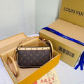 LV M92649 Louis Vuitton Pochette Small Hand Bag in Monogram