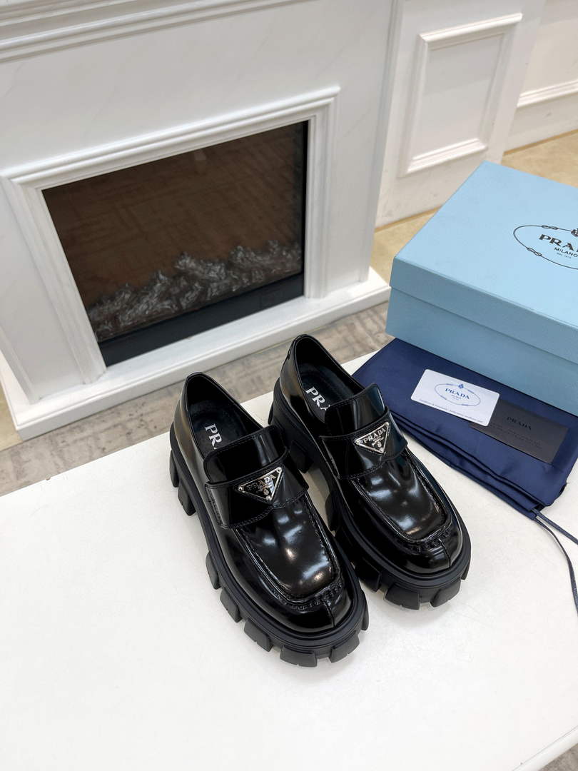 Prada 1D663M Monolith pointy brushed leather loafers P91180