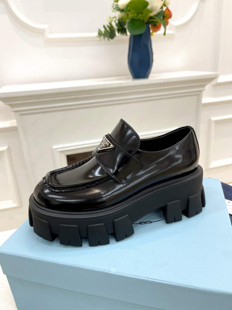 Prada 1D663M Monolith pointy brushed leather loafers P91180