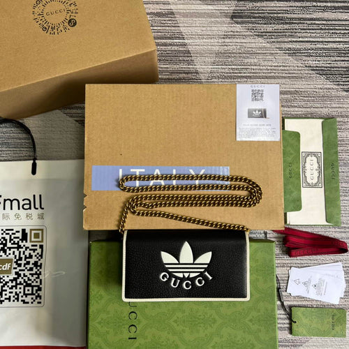 Adidas x Gucci ?621892 wallet with chain Black and white leather