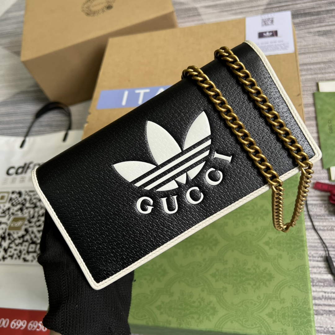 Adidas x Gucci ?621892 wallet with chain Black and white leather