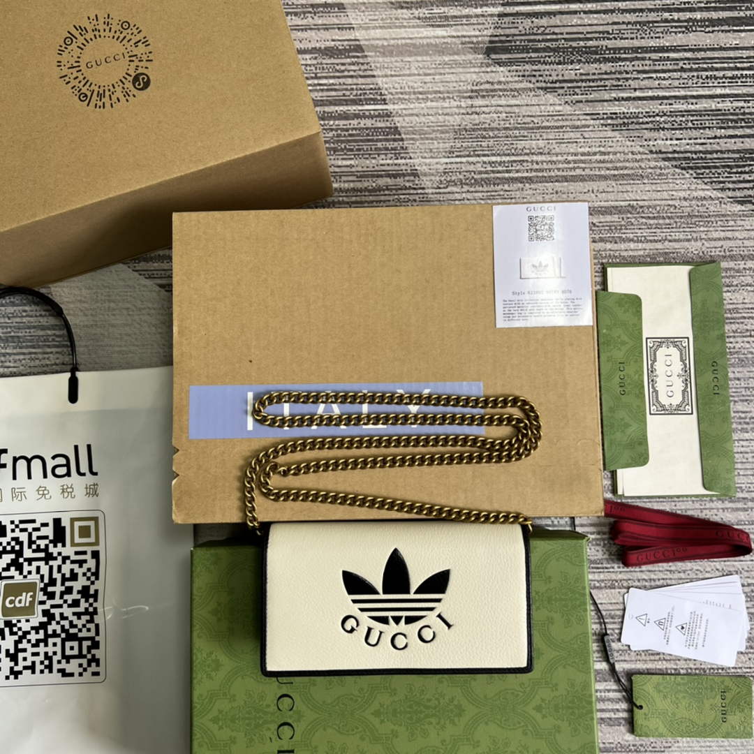 Adidas x Gucci ?621892 wallet with chain Off-white and black leather