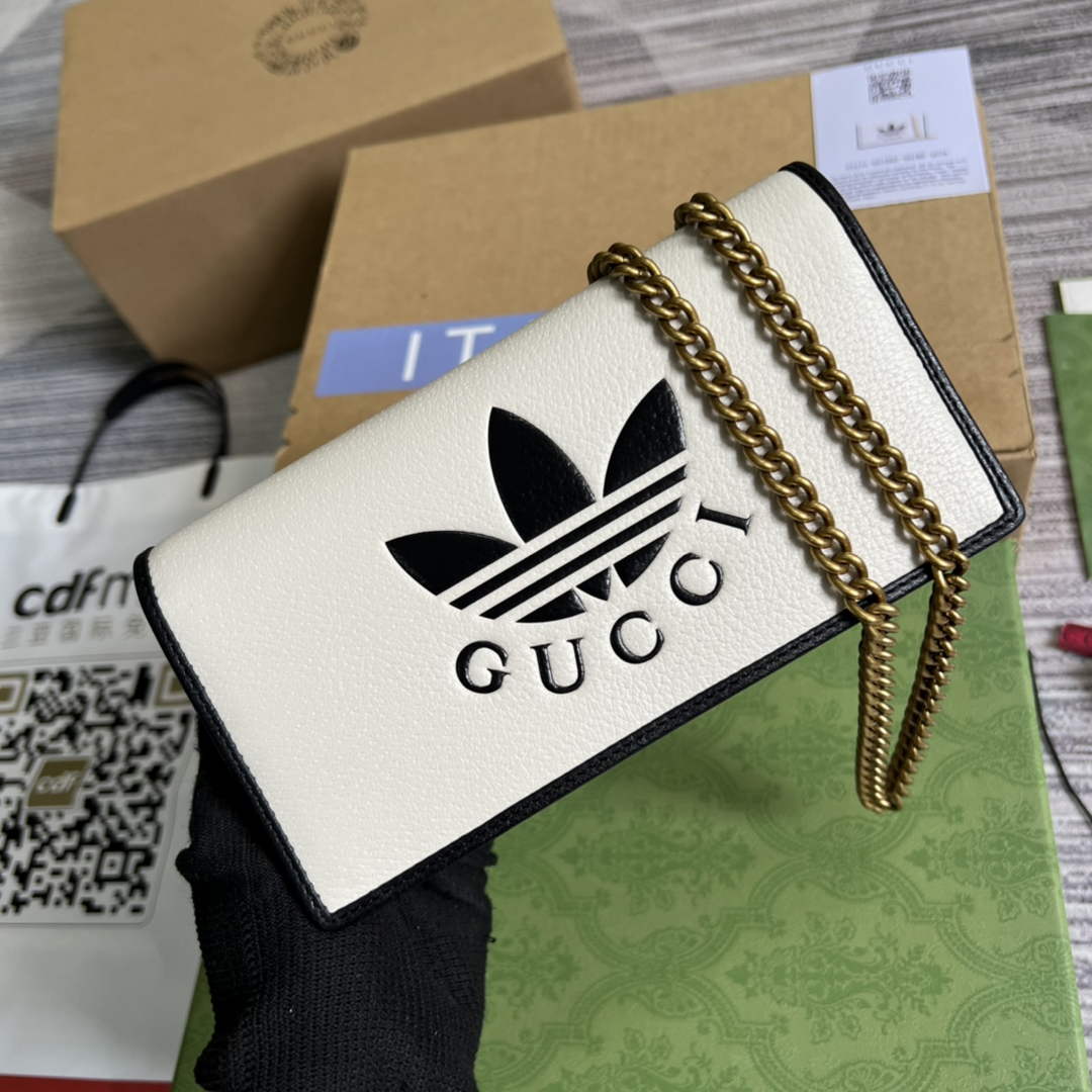 Adidas x Gucci ?621892 wallet with chain Off-white and black leather