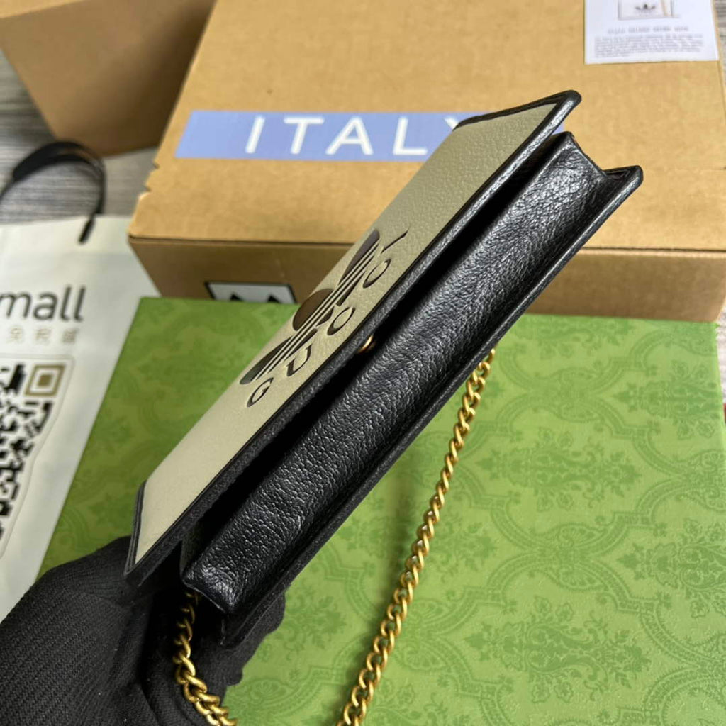 Adidas x Gucci ?621892 wallet with chain Off-white and black leather