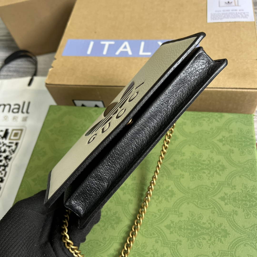 Adidas x Gucci ?621892 wallet with chain Off-white and black leather