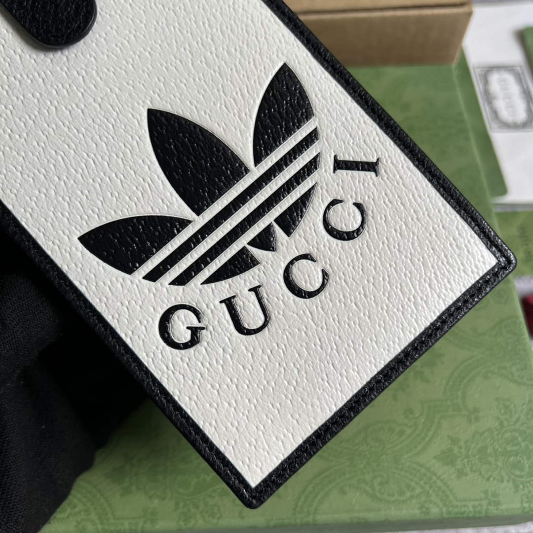 Adidas  x Gucci phone case 702203 Off-white and black leather