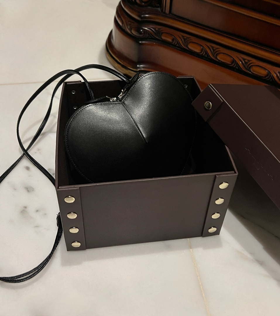 Alaia AA1P003C0Y75 LE Coeur Bag In Calfskin Black