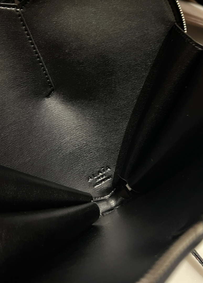 Alaia AA1P003C0Y75 LE Coeur Bag In Calfskin Black