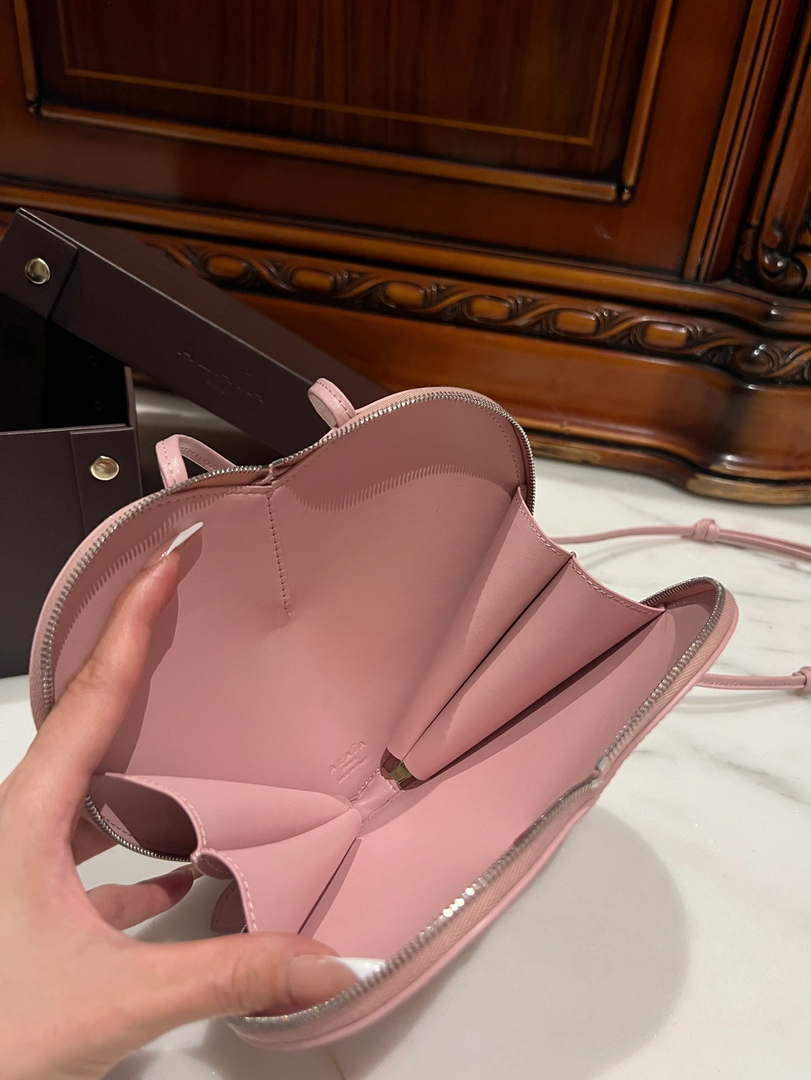 Alaia AA1P003C0Y75 LE Coeur Bag In Calfskin Pink