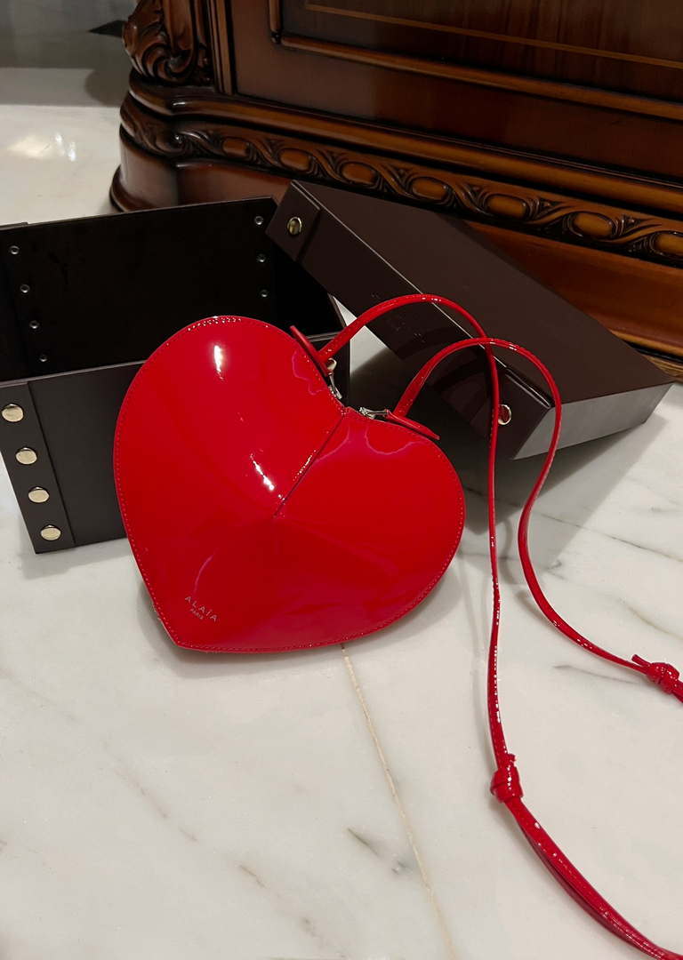 Alaia AA1P003C0Y75 LE Coeur Bag In Patent leather Red