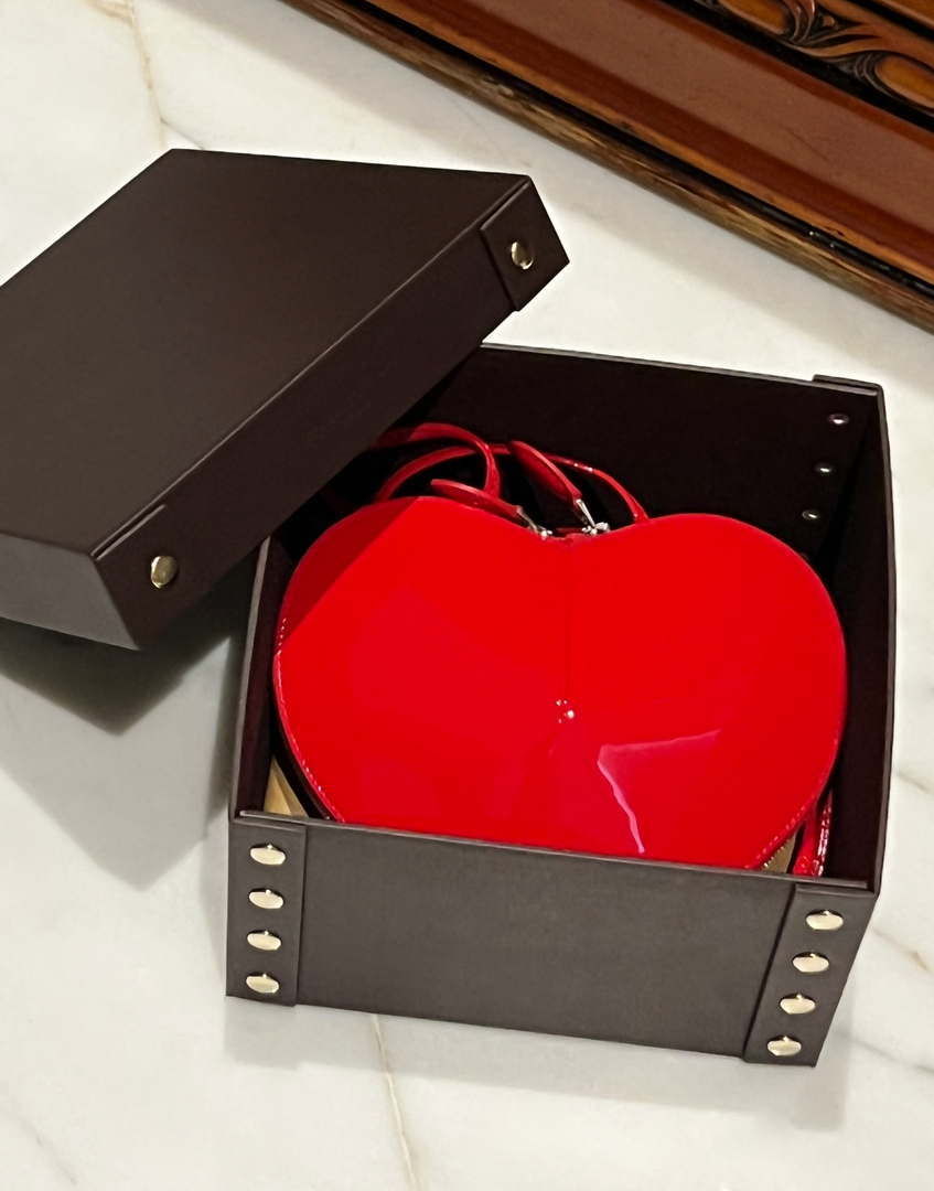 Alaia AA1P003C0Y75 LE Coeur Bag In Patent leather Red