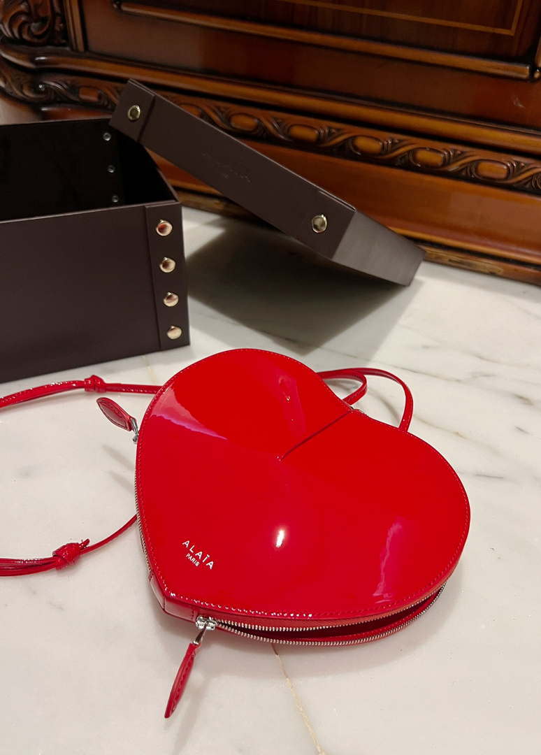 Alaia AA1P003C0Y75 LE Coeur Bag In Patent leather Red