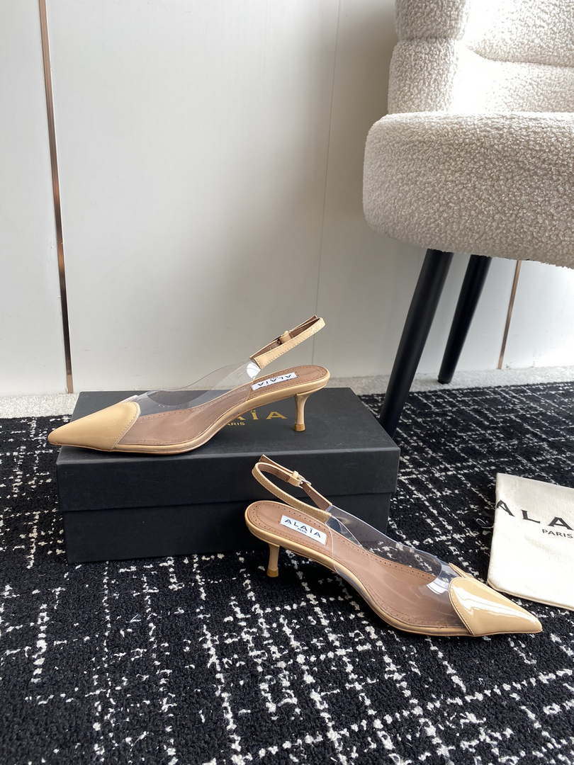 Alaia Women's AA3E057CK150 C?ur 55 PU and patent-leather slingback pumps Apricot