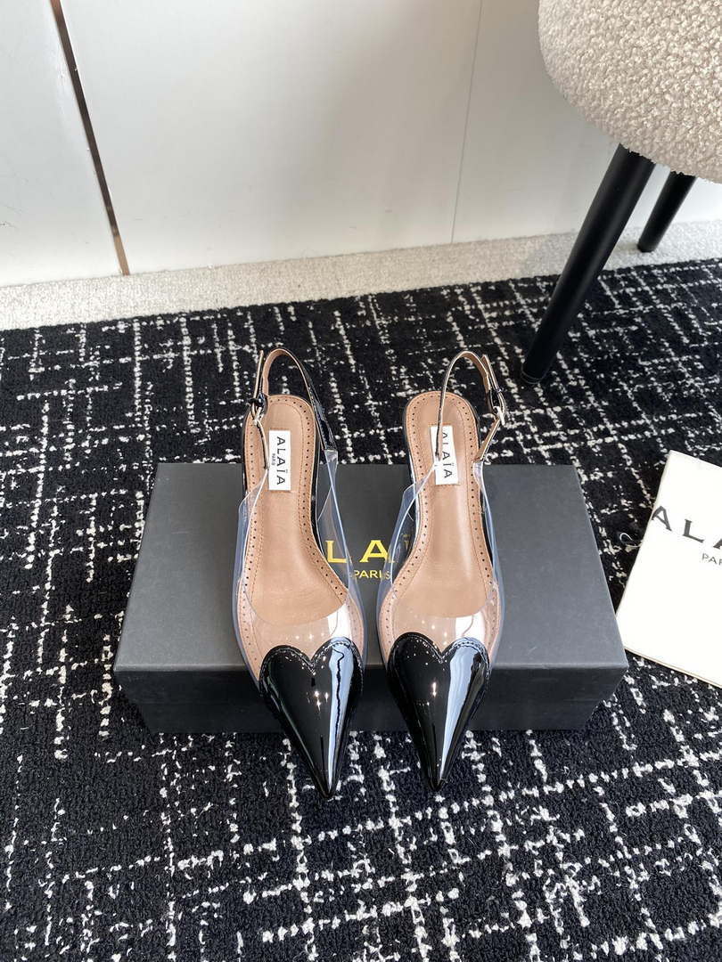 Alaia Women's AA3E057CK150 C?ur 55 PU and patent-leather slingback pumps Black