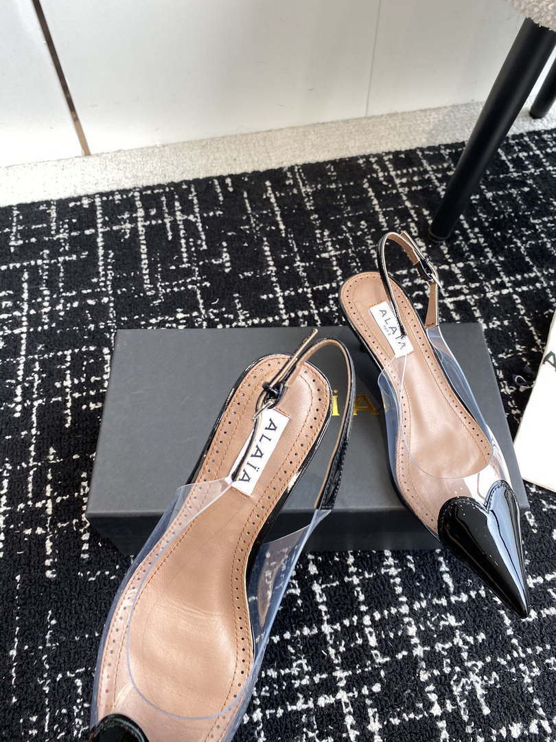 Alaia Women's AA3E057CK150 C?ur 55 PU and patent-leather slingback pumps Black