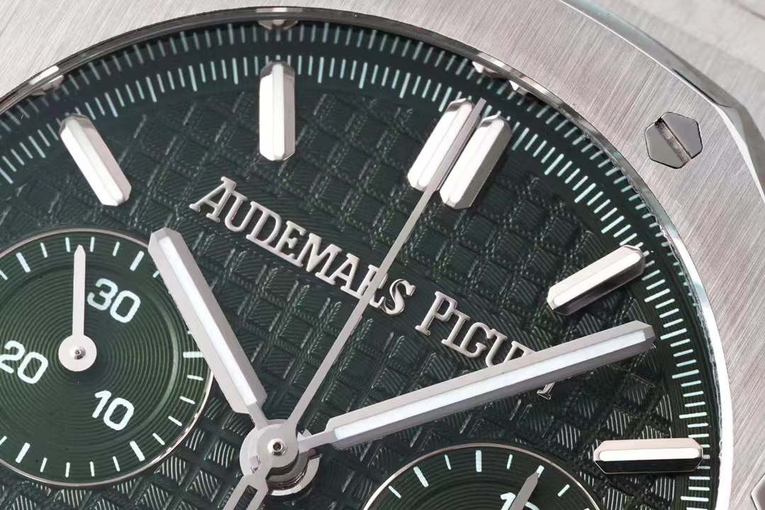 Audemars Piguet 26420IO Royal Oak Offshore Selfwinding Chronograph AP60096