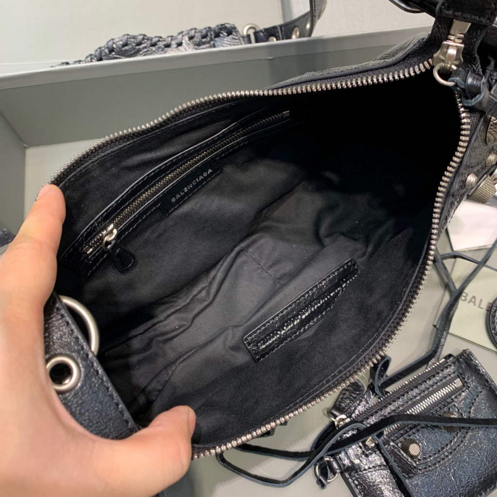 Balenciaga 67130723 Women's Le Cagole Small Shoulder Bag Arena lambskin In Black