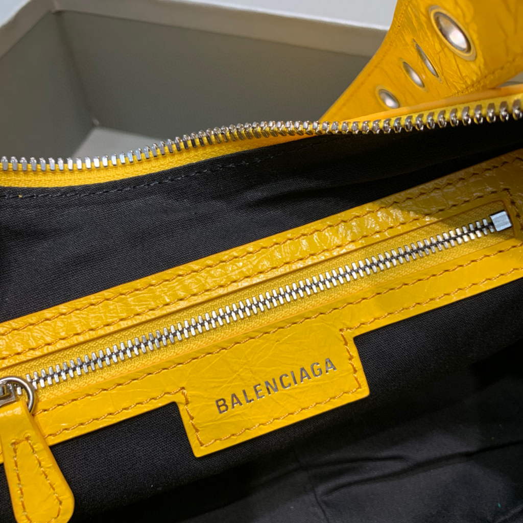 Balenciaga 67130723 Women's Le Cagole Small Shoulder Bag Arena lambskin In Yellow