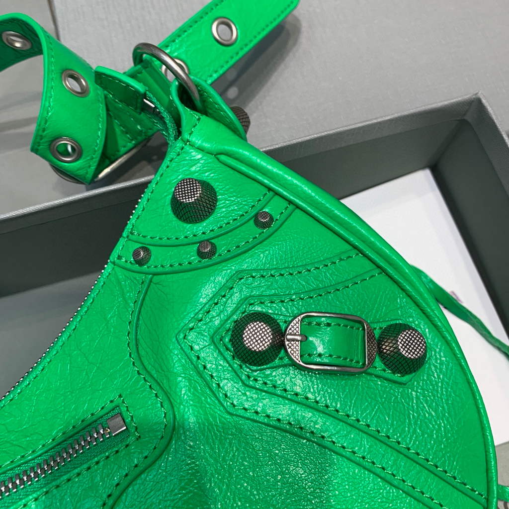 Balenciaga 67130723 Women's Le Cagole Small Shoulder Bag Arena lambskin In Green