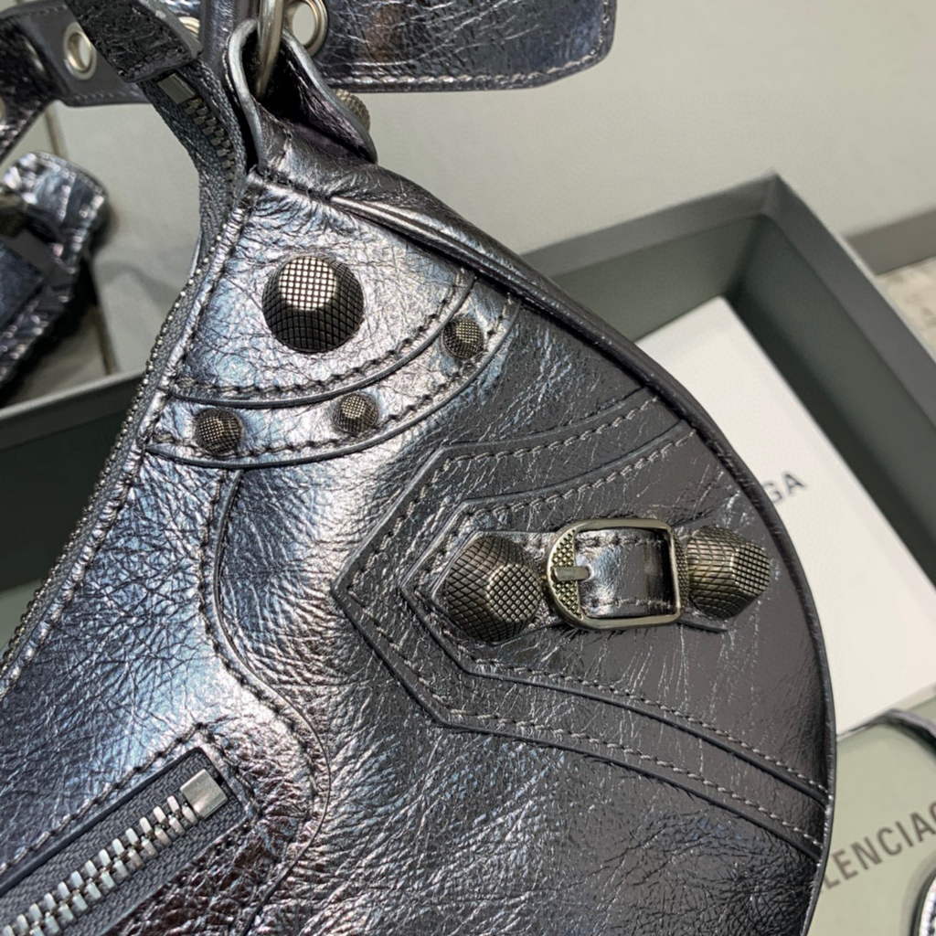 Balenciaga 67130723 Women's Le Cagole Small Shoulder Bag Arena lambskin In Silver
