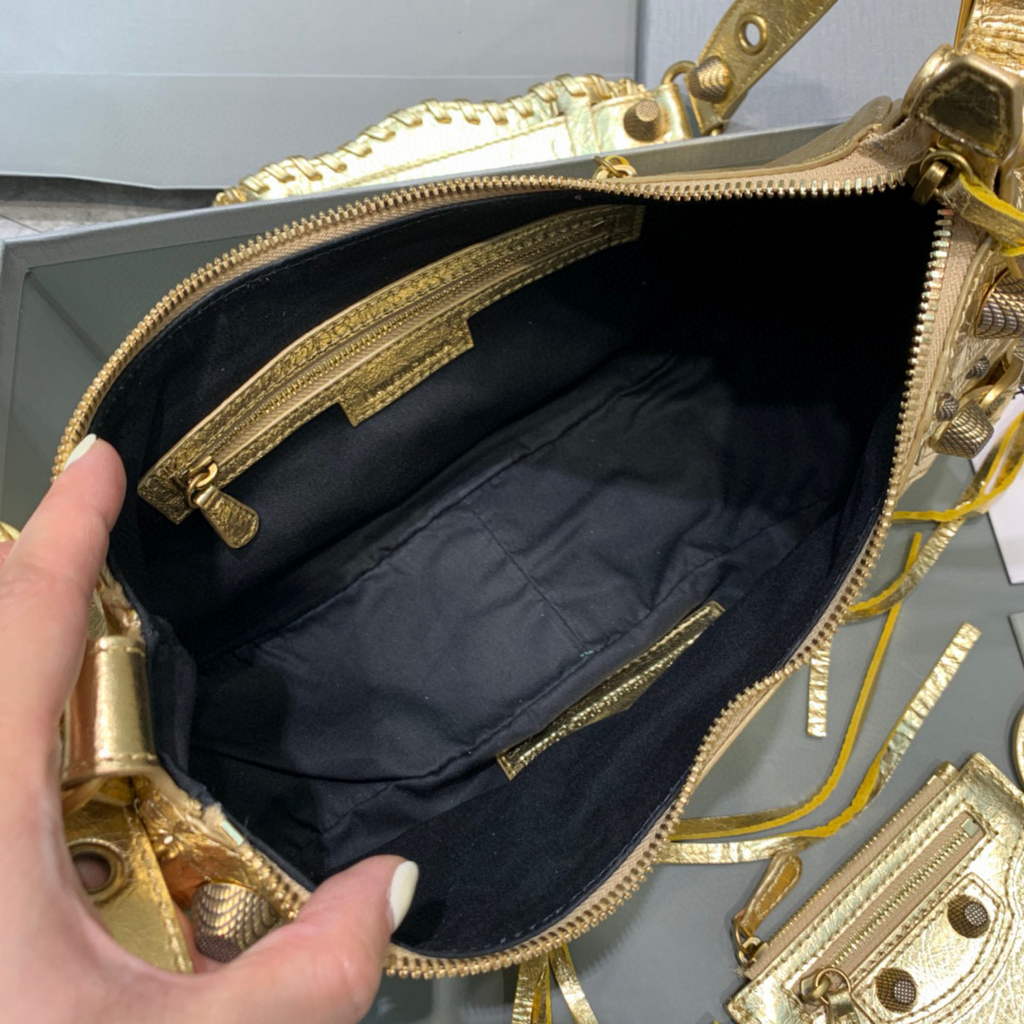 Balenciaga 67130723 Women's Le Cagole Small Shoulder Bag Arena lambskin In Gold