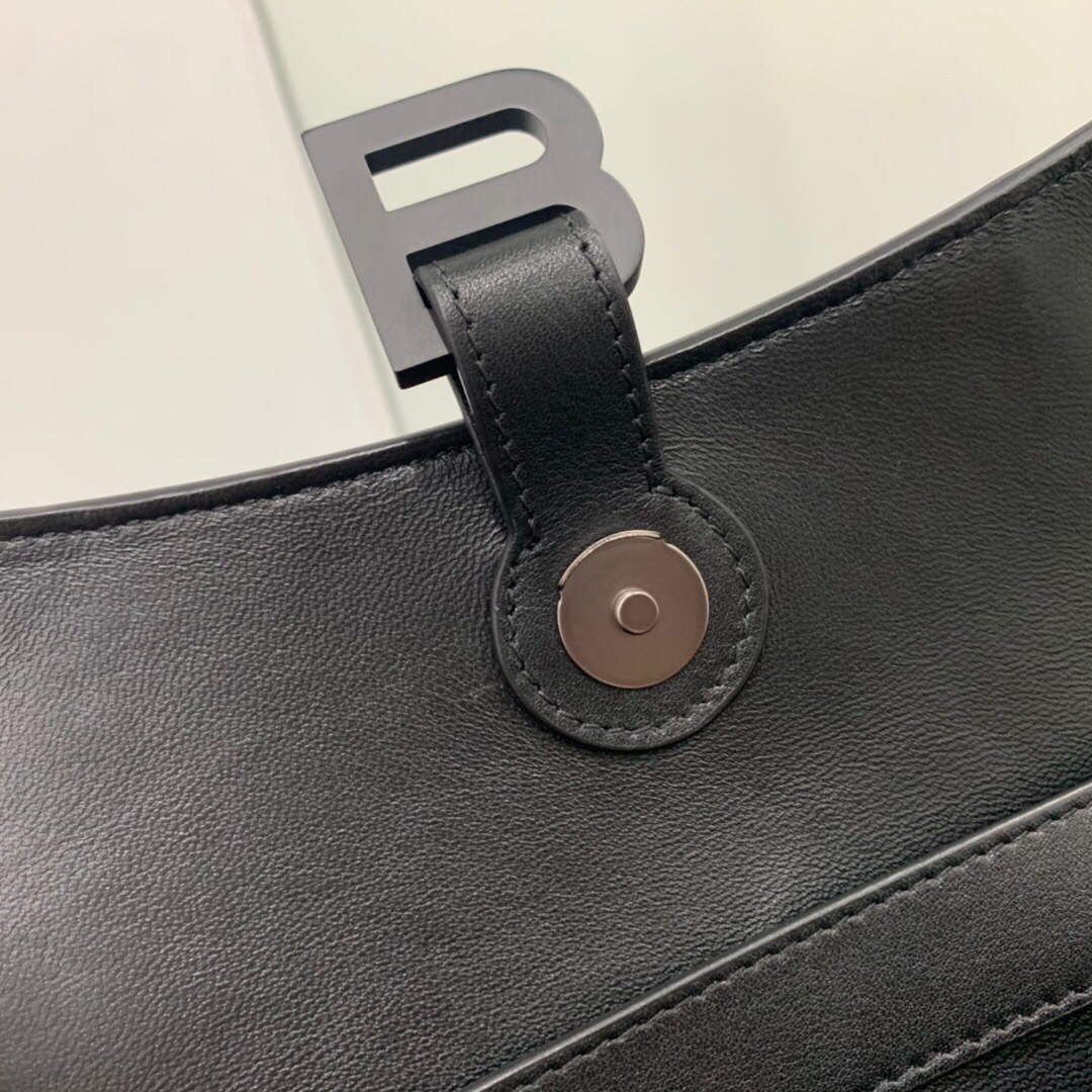Balenciaga 671355 Women's Downtown XS Shoulder Bag Black buckle