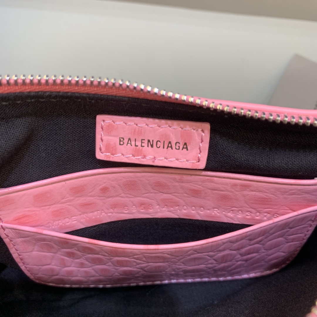 Balenciaga 6940271VG9 Le Cagole Mini Multipouch in Pink Crocodile