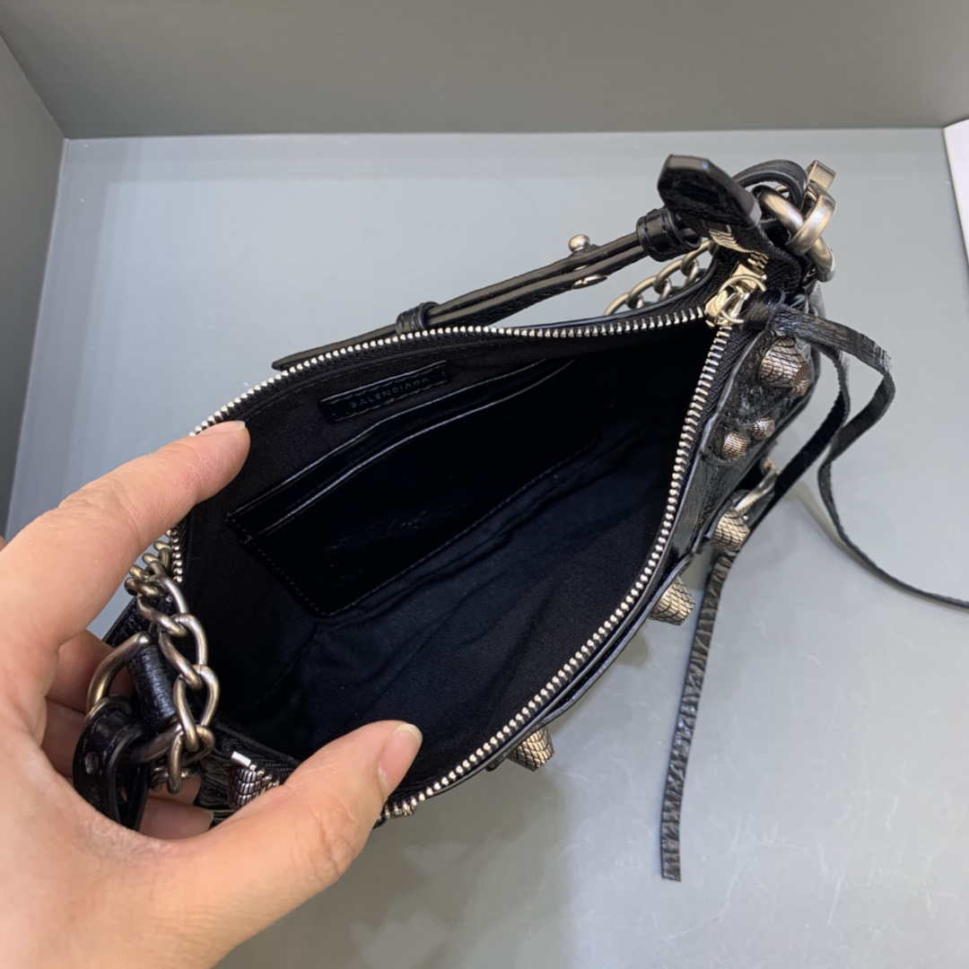 Balenciaga 6940271VG9 Le Cagole Mini Multipouch in black Arena lambskin