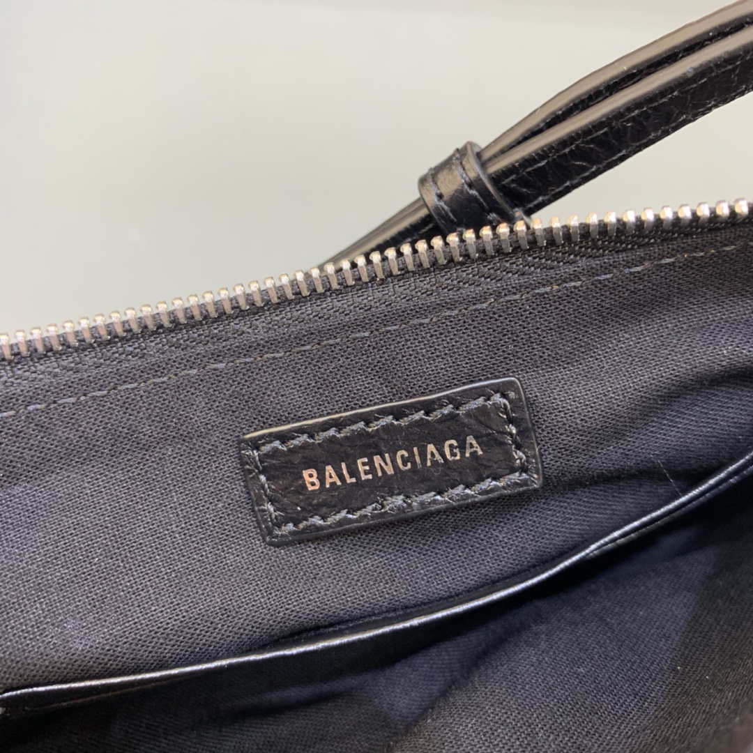 Balenciaga 6940271VG9 Le Cagole Mini Multipouch in black Arena lambskin