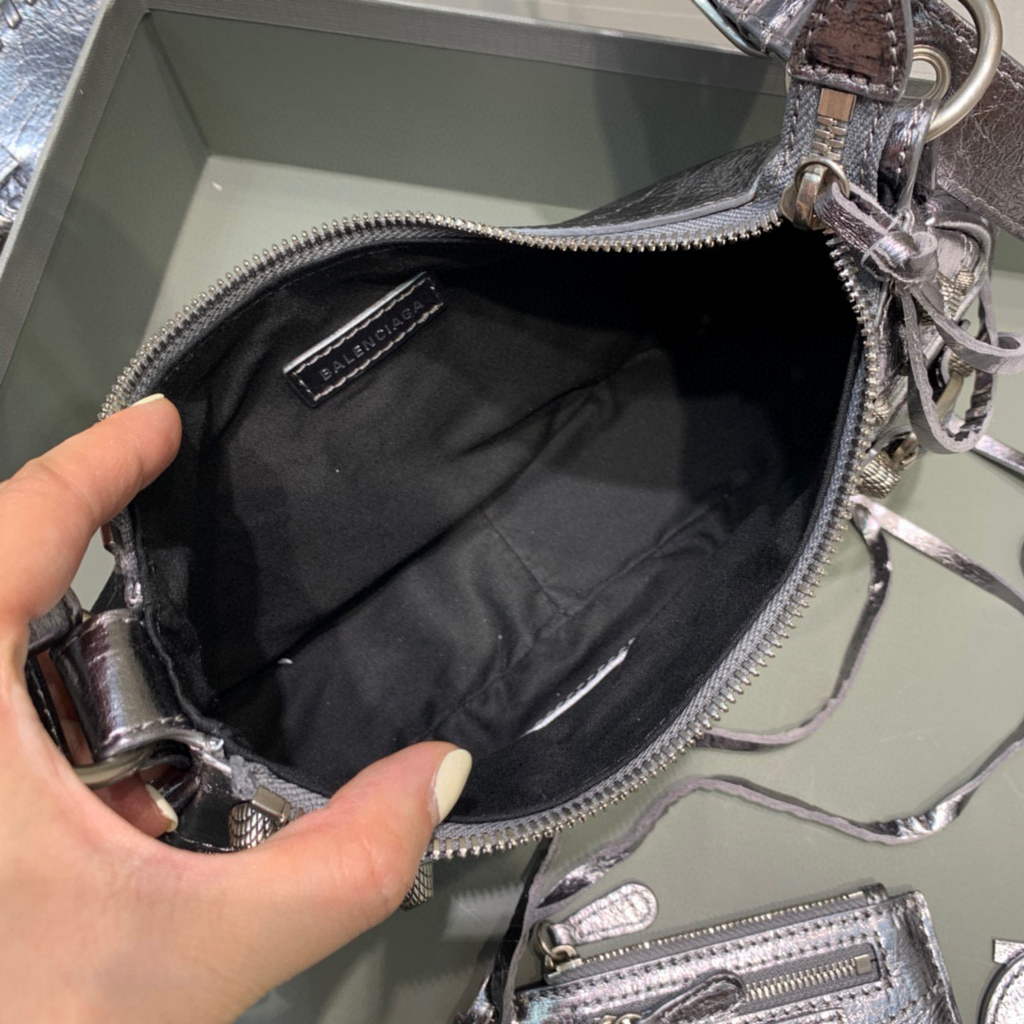 Balenciaga 700940210 Women's Neo Cagole XS Handbag in silver Arena lambskin