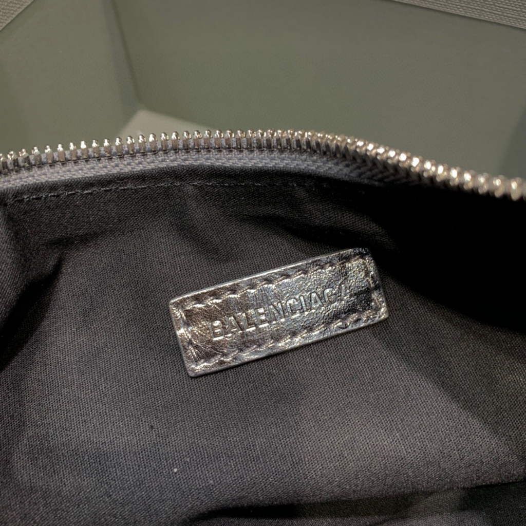 Balenciaga 700940210 Women's Neo Cagole XS Handbag in silver Arena lambskin