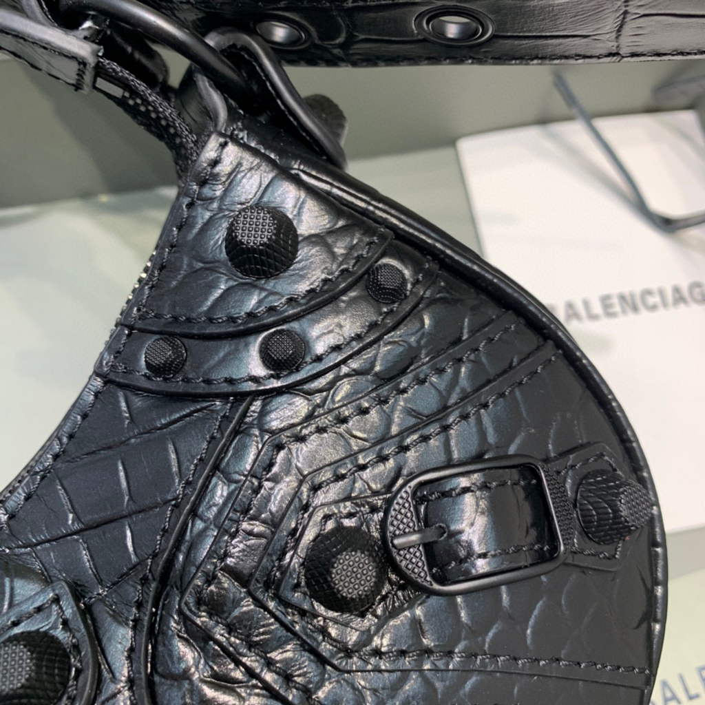 Balenciaga 700940210 Women's Neo Cagole XS Handbag in Black Crocodile lambskin