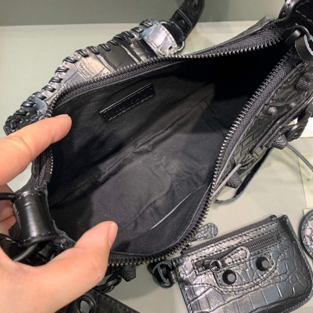 Balenciaga 700940210 Women's Neo Cagole XS Handbag in Black Crocodile lambskin
