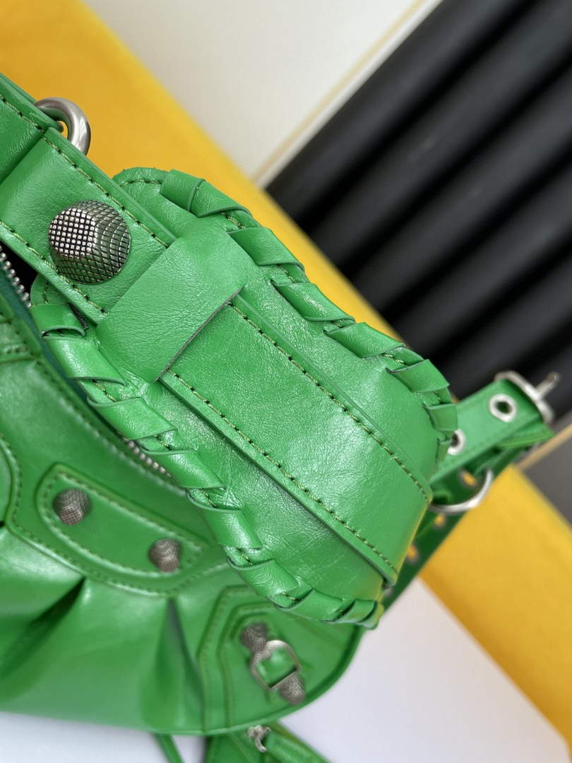 Balenciaga 700940210 Women's Neo Cagole Xs Handbag In Green