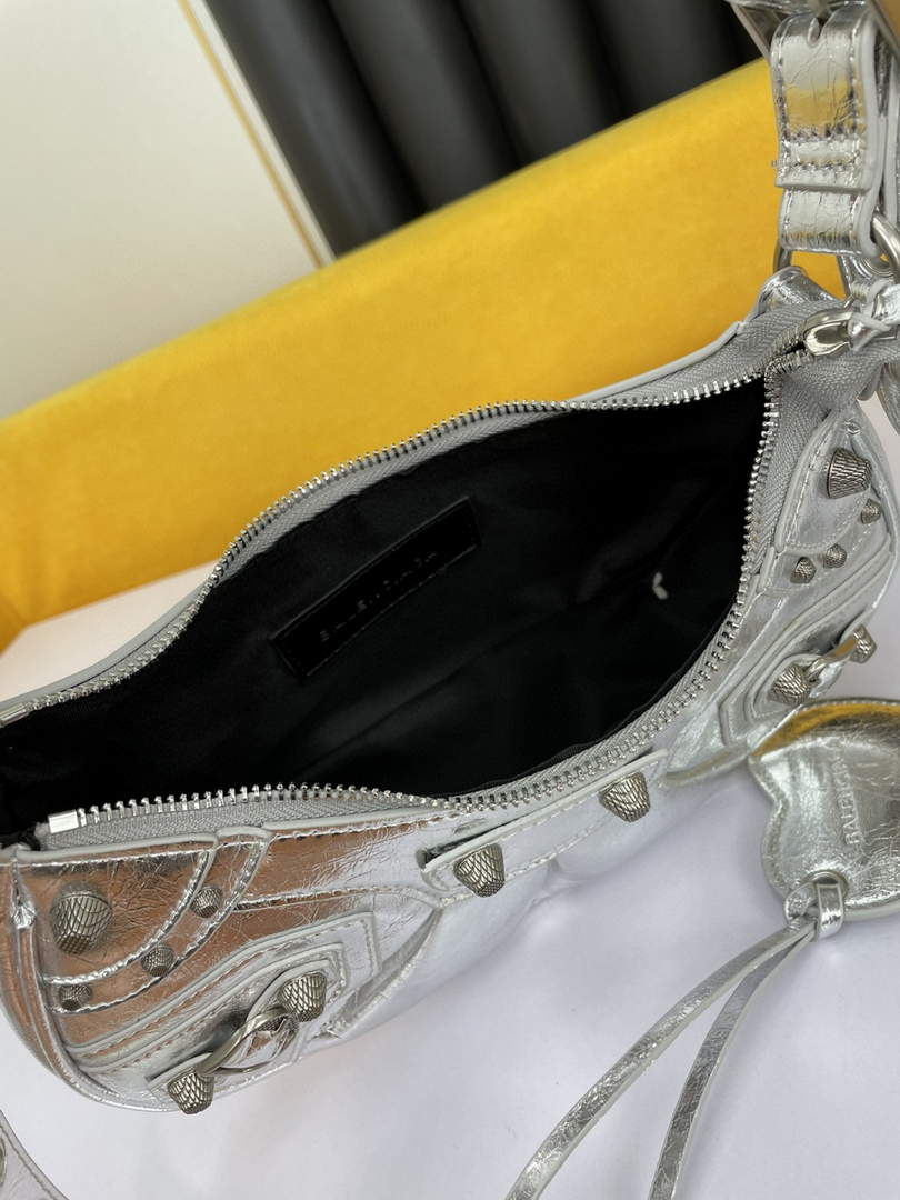 Balenciaga 700940210 Women's Neo Cagole Xs Handbag In Silver