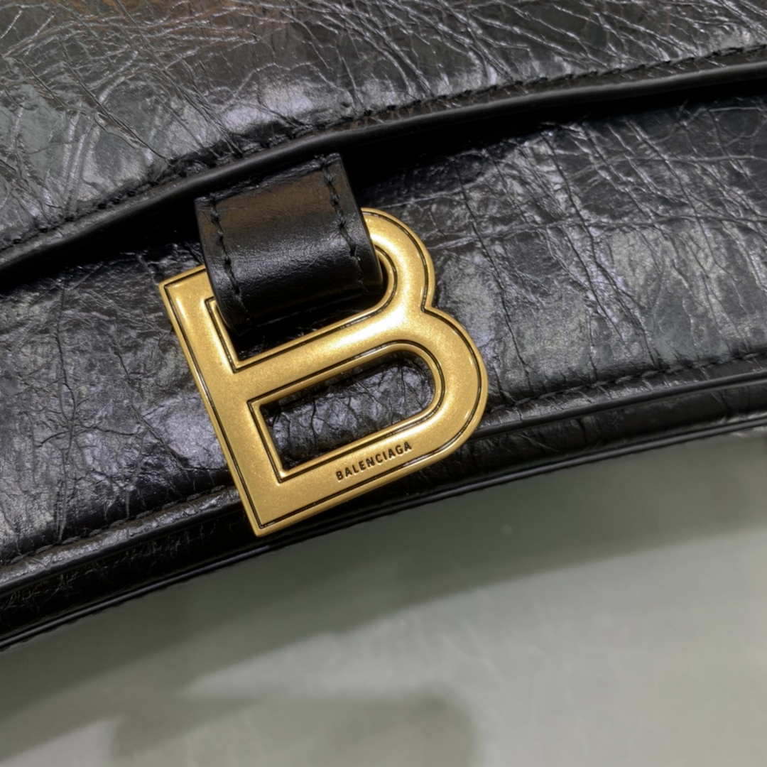 Balenciaga 716393210I Crush Medium Chain Bag in black crushed calfskin aged Gold