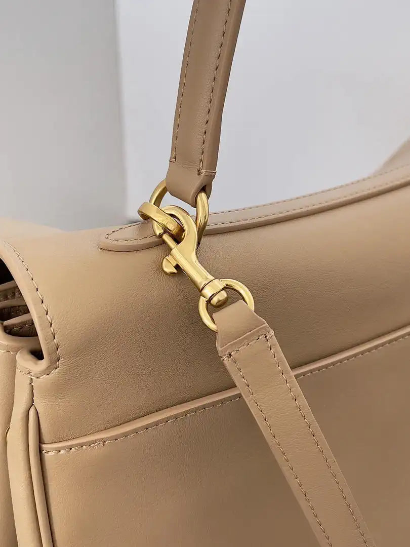 Balenciaga 7897442 Rodeo Handbag Large in Apricot smooth calfskin aged-Gold