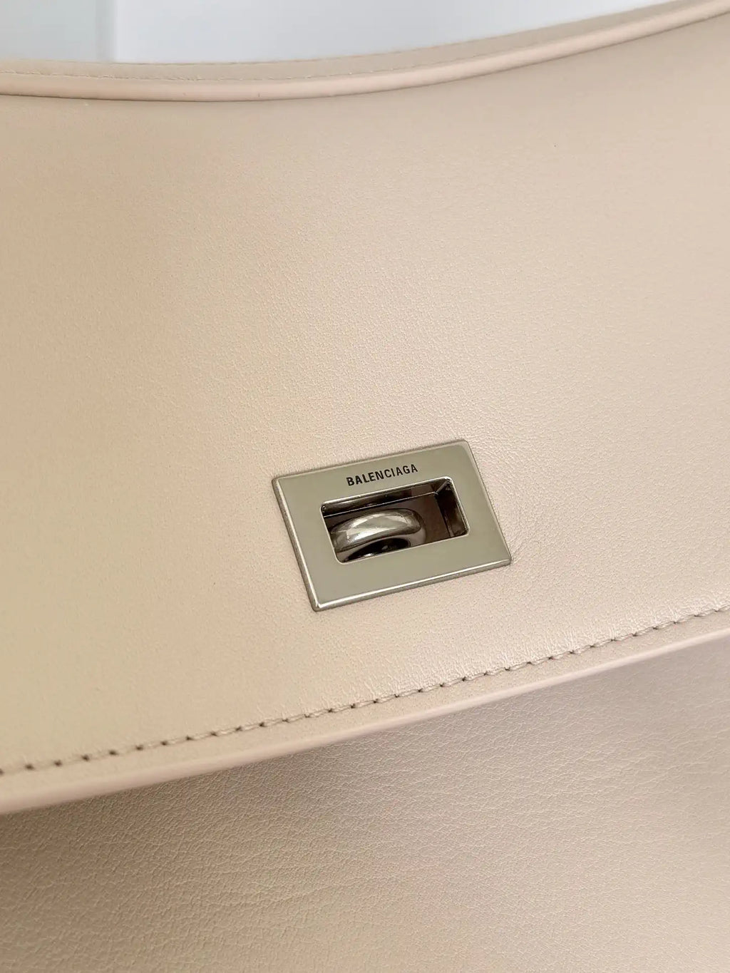 Balenciaga 7897722 Rodeo Handbag Medium in Beige smooth calfskin aged-Silver